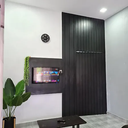 Teratak Che Esah Guest House Free Wifi Netflix Pasir Mas Exterior photo