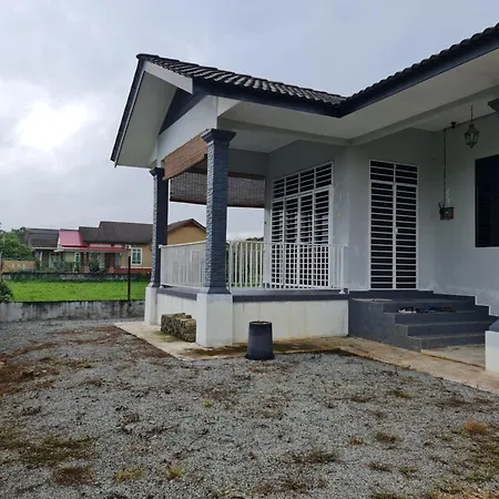 Teratak Che Esah Guest House Free Wifi Netflix Pasir Mas Exterior photo